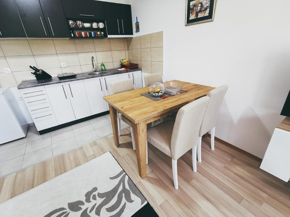 Ćuprija Cozy Corner Apartments - Free Parking & Wi-Fi المظهر الخارجي الصورة